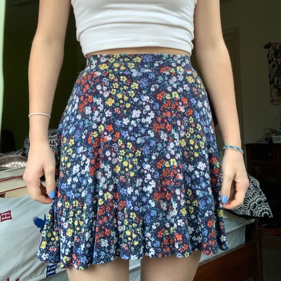 Dresses & Skirts - Flowered skirt OBO